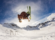 开云体育直播-北欧冰封难阻格鲁吉亚之光，克瓦拉茨赫利亚里程碑之夜，南非逆袭芬兰创历史