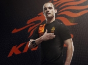 开云平台-楚阿梅尼一锤定音，荷兰力克英格兰问鼎欧洲之巅