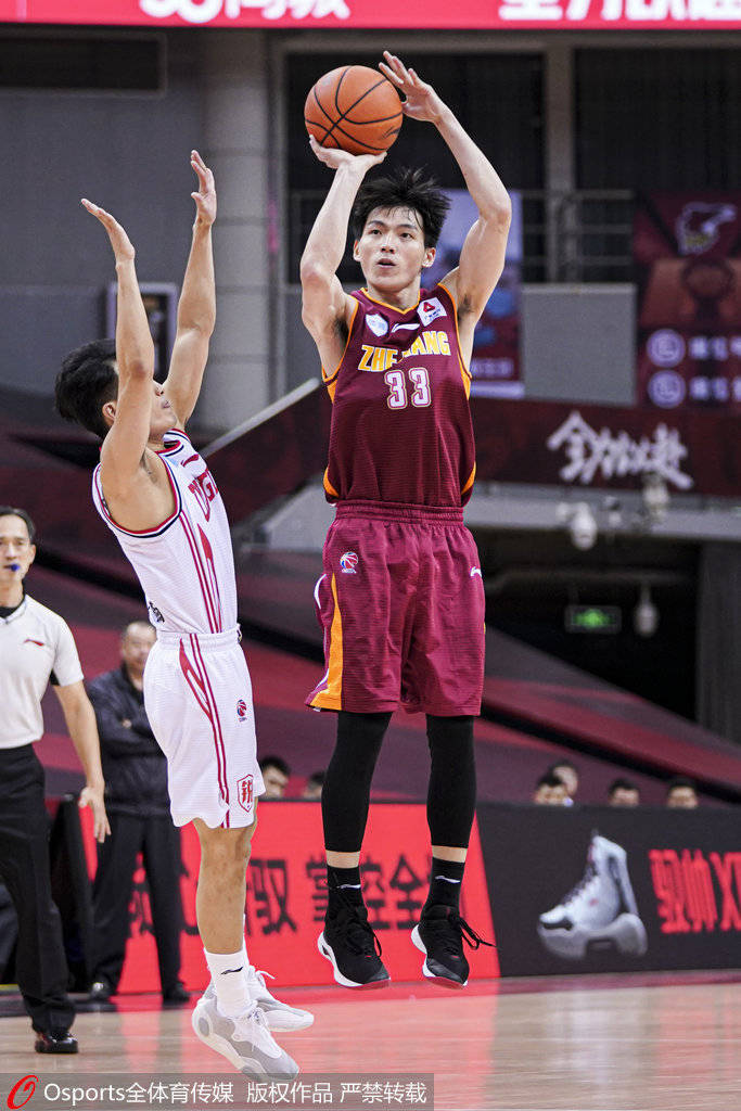 青岛队轻取江苏队,西亚卡姆高光表现的简单介绍 青岛队轻取江苏队,西亚卡姆高光表现的简单介绍