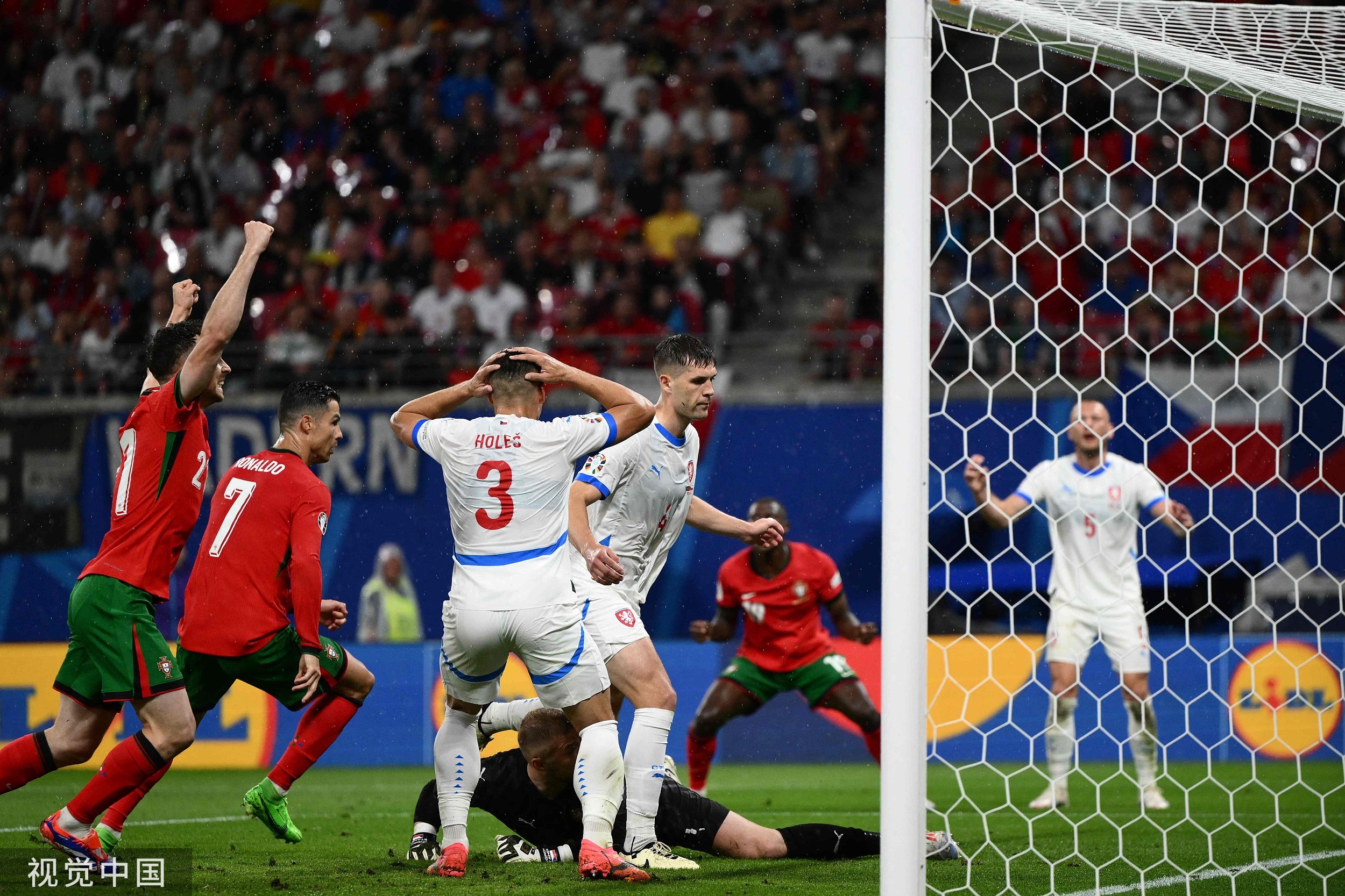 葡萄牙鏖战AC米兰，卡拉斯科状态火热