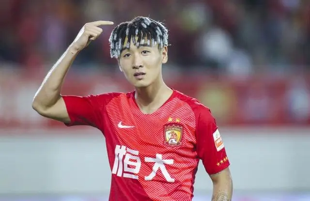 联赛实况披露:山东鲁能豪取六连胜登顶积分榜的简单介绍 联赛实况披露:山东鲁能豪取六连胜登顶积分榜的简单介绍