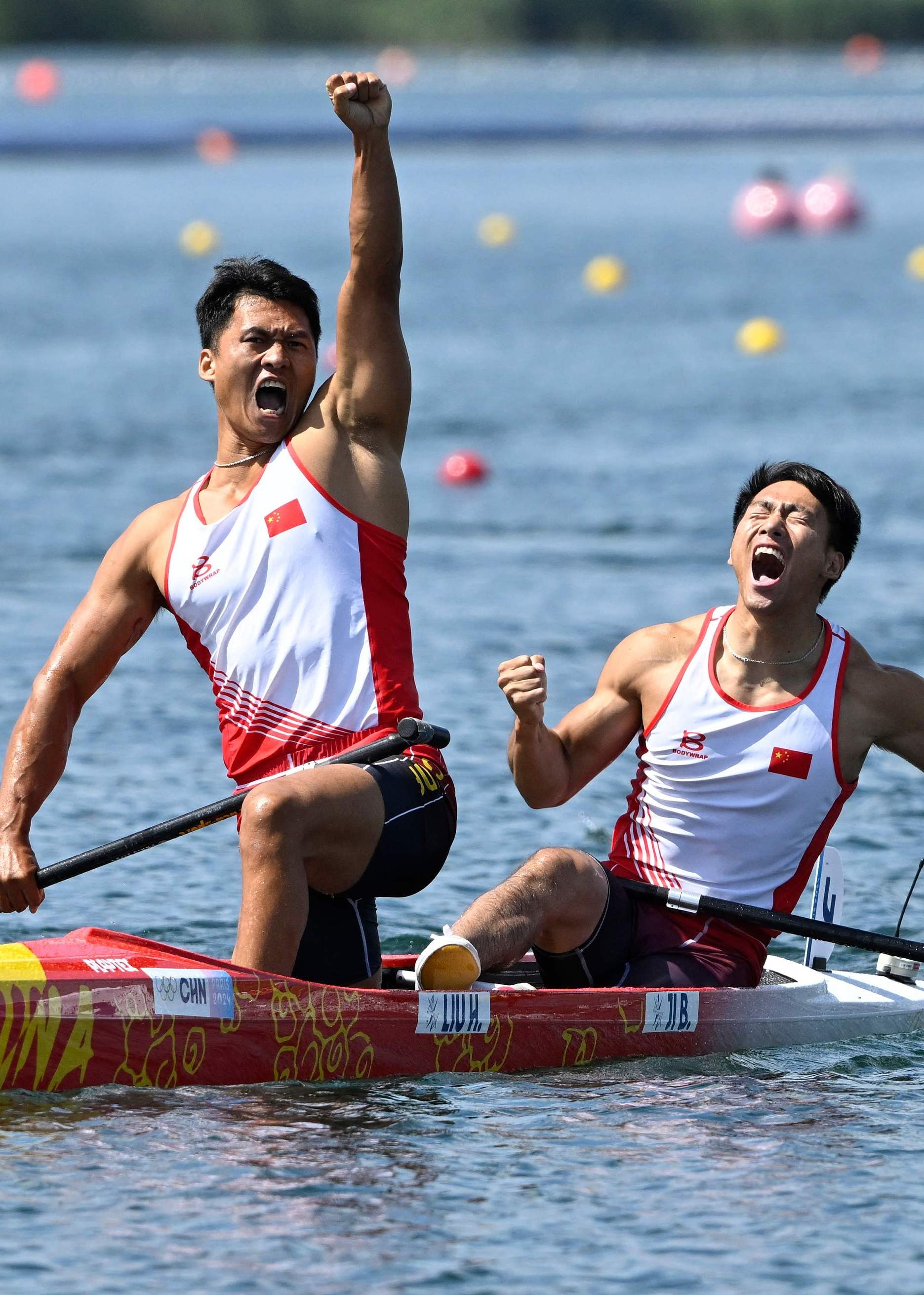 包含赛艇男子四人桨：意大利选手夺冠的词条