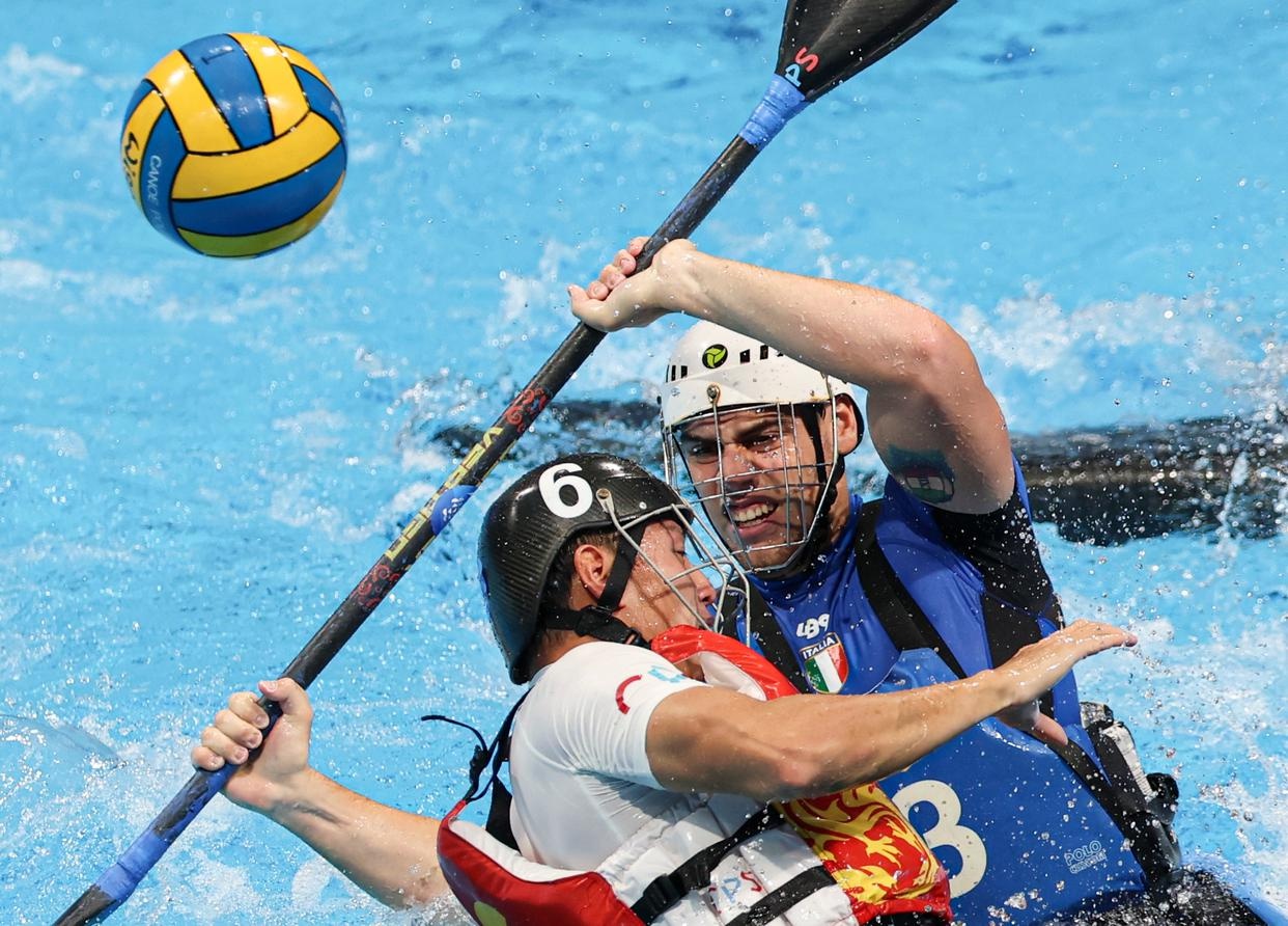 包含赛艇男子四人桨：意大利选手夺冠的词条