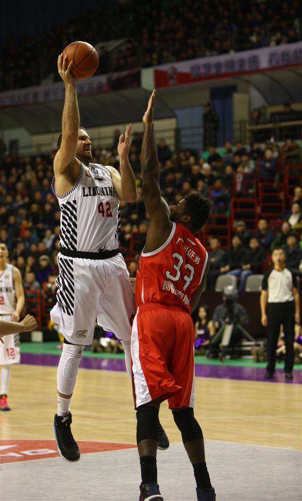 包含英国篮球超级联赛广州男篮取得三连胜的词条