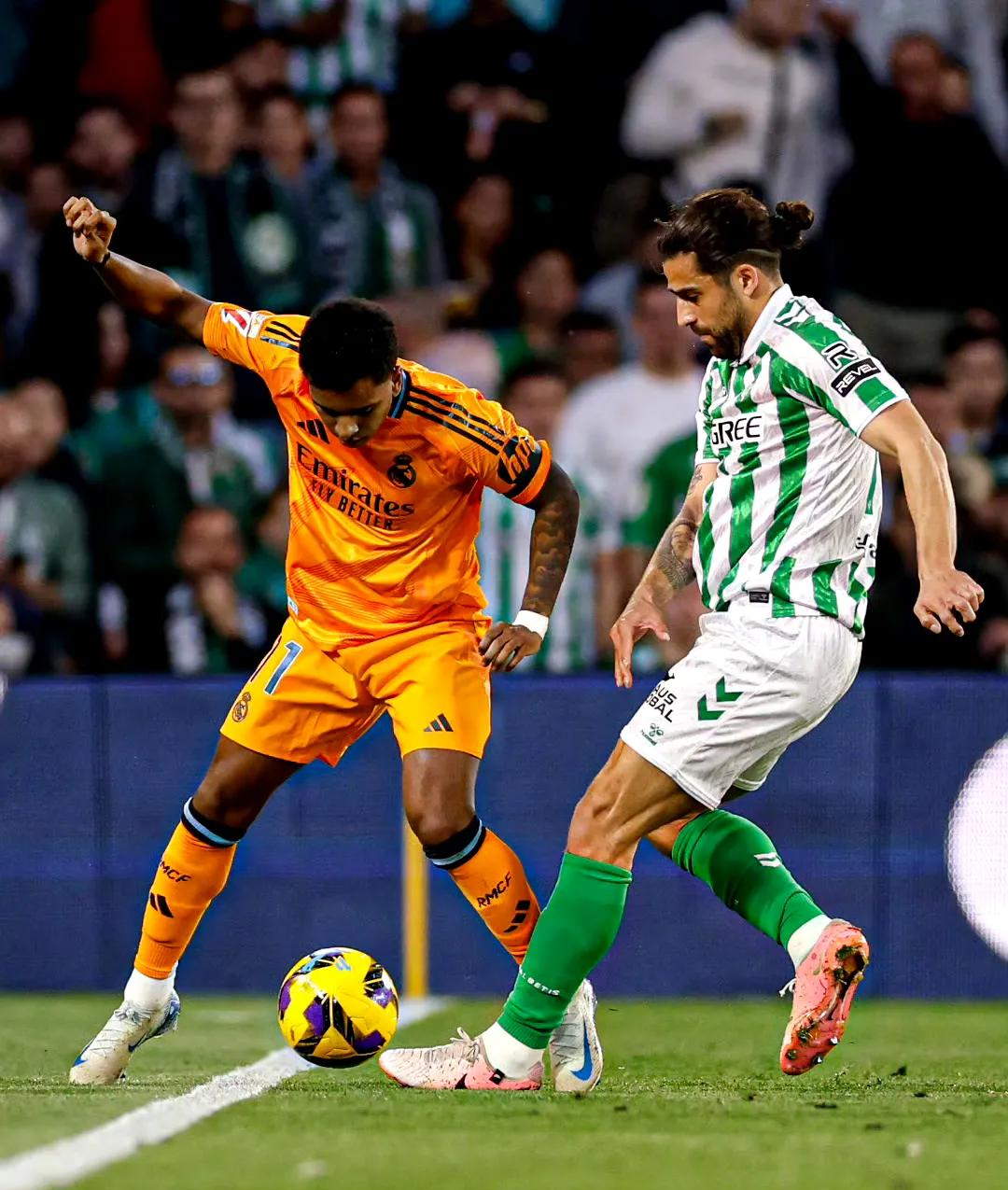 西甲联赛争夺激烈，胜者为王