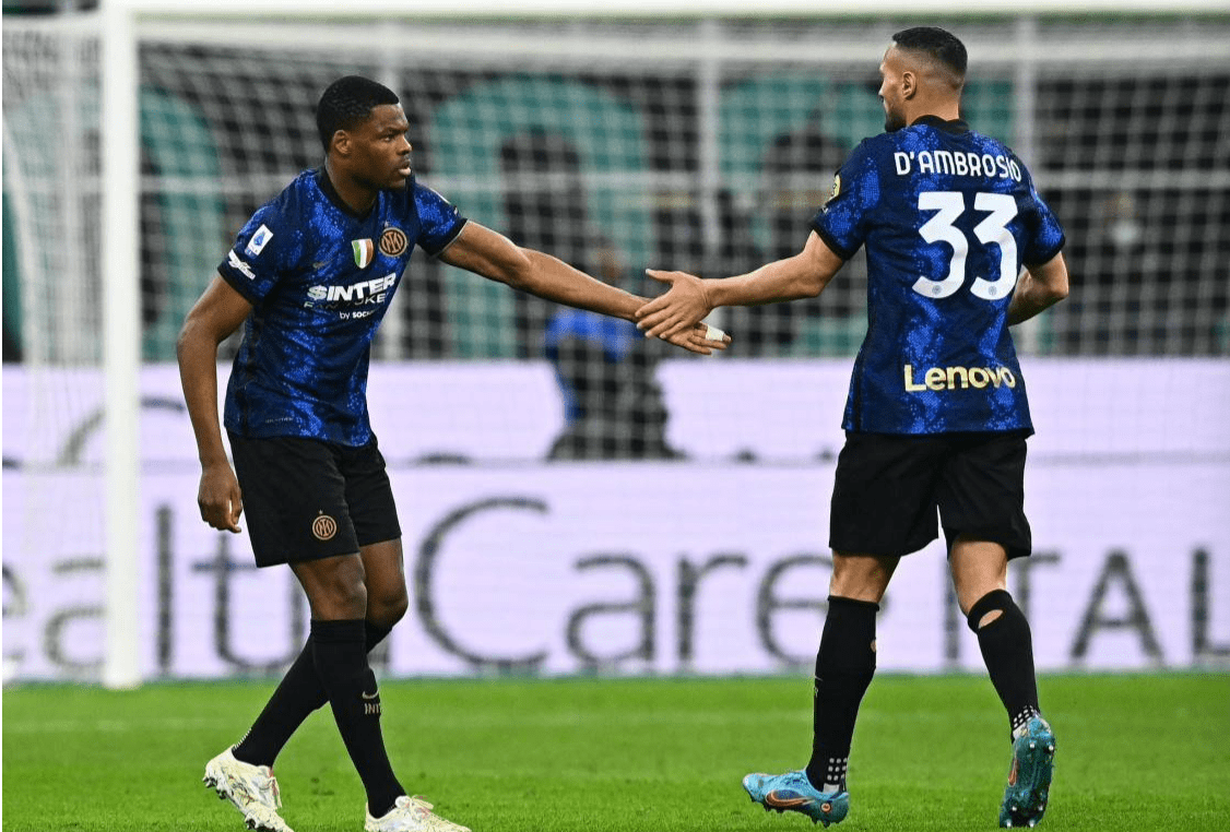 包含AC米兰豪取三分,势不可挡排名积分榜前列的词条 包含AC米兰豪取三分,势不可挡排名积分榜前列的词条