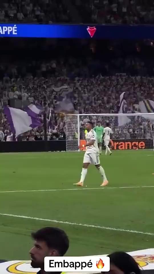 法国横扫德国，姆巴佩赢得掌声