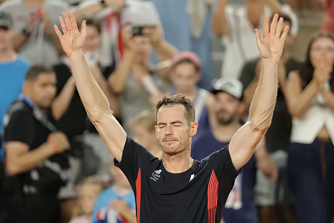 包含世界网球队横扫意大利网球队，穆雷完成帽子戏法的词条