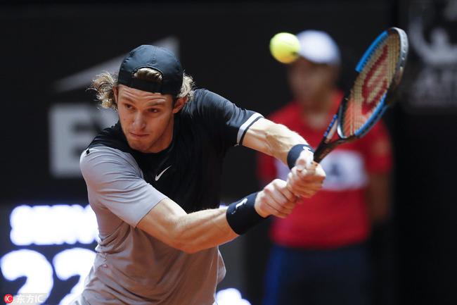 智利力克加拿大，德布劳内三分雨点燃全场的简单介绍