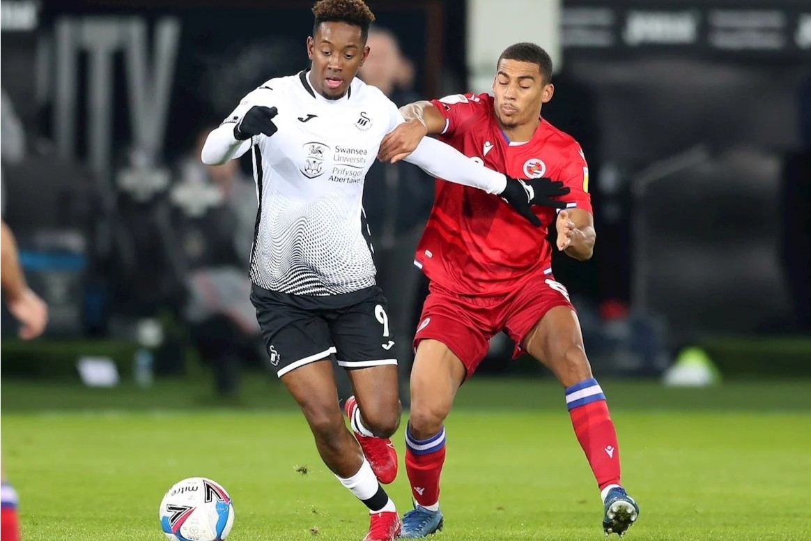 包含雷丁球员受伤，命悬一线无缘比赛的词条