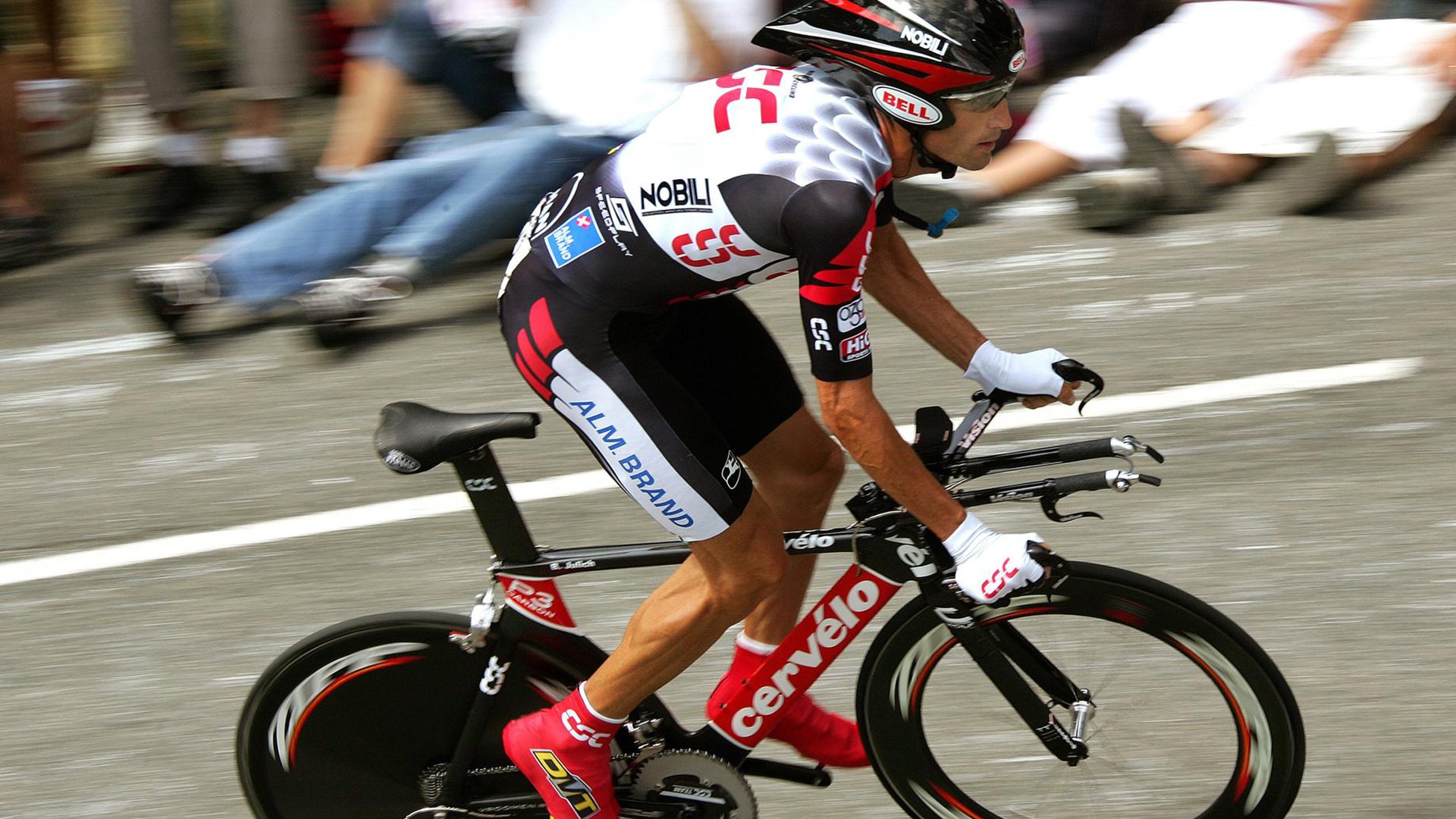 当雄狮沉睡于罗讷河畔,奥斯梅恩在美加墨世界杯接管比赛,重写非洲足球史诗