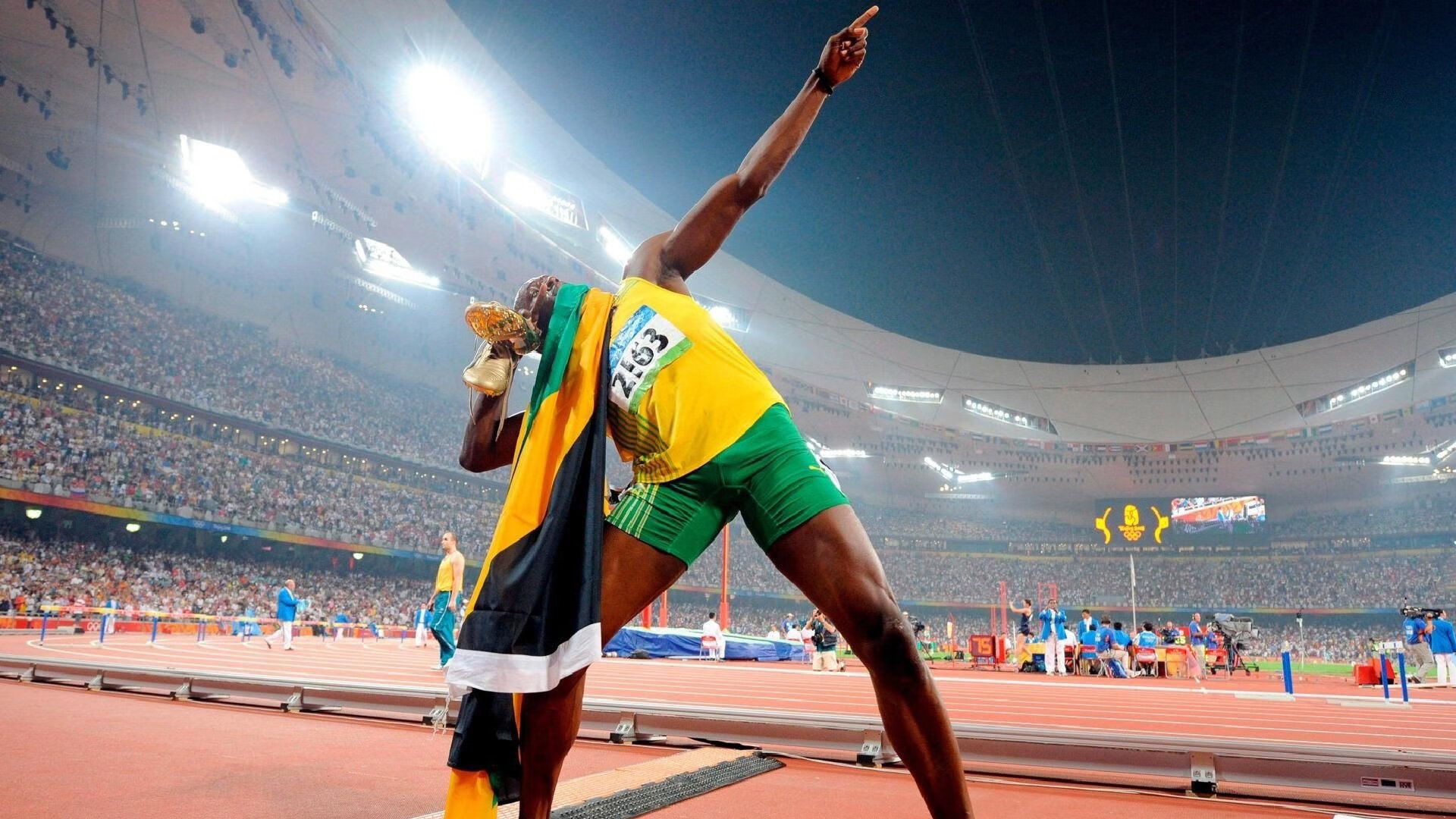 太阳狂胜雄鹿背后，詹姆斯如何以不在场的方式定义巨星价值