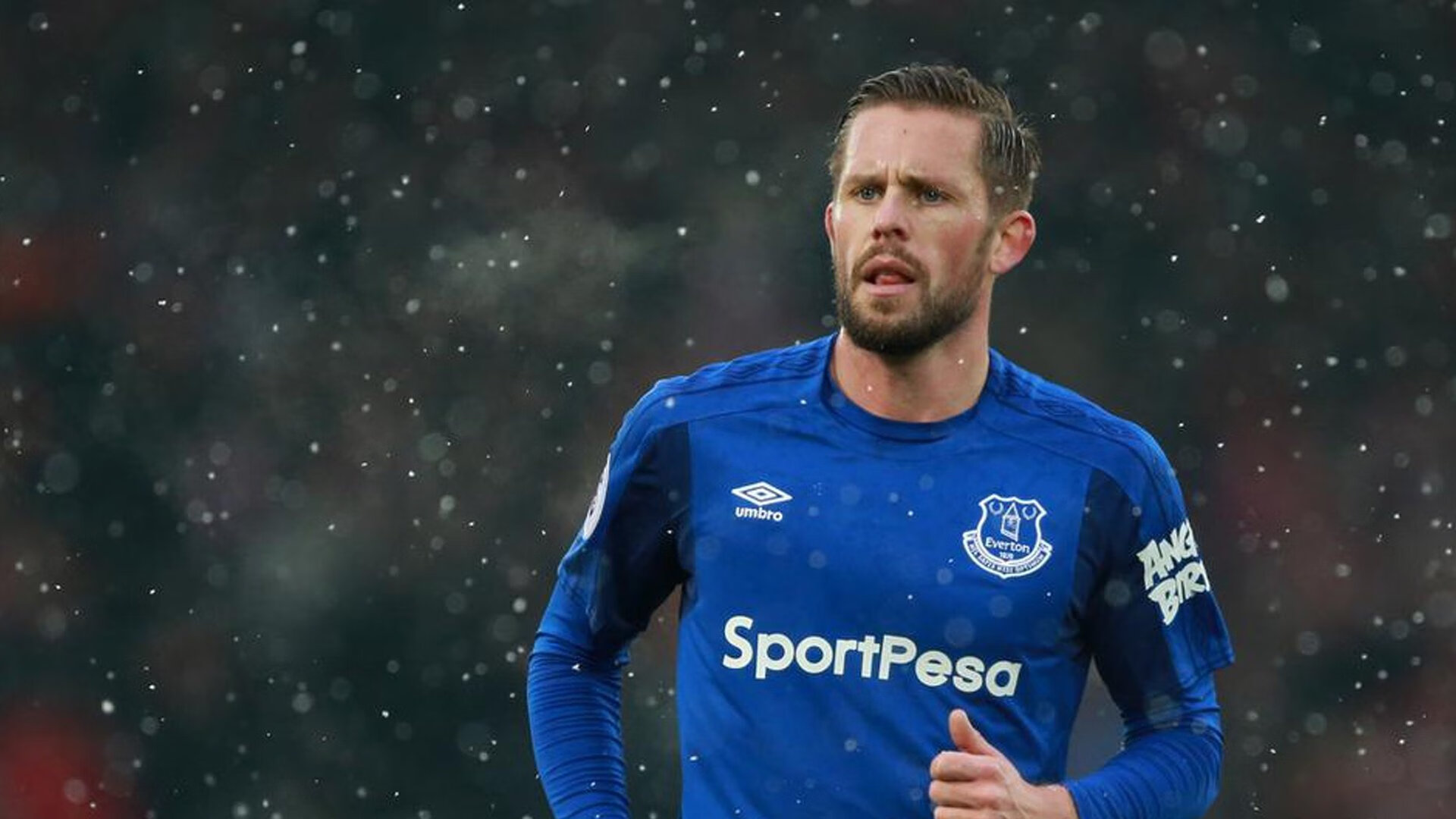 戈贝尔惊艳四座，勇士强行终结尼克斯，当防守艺术撞上团队暴力美学