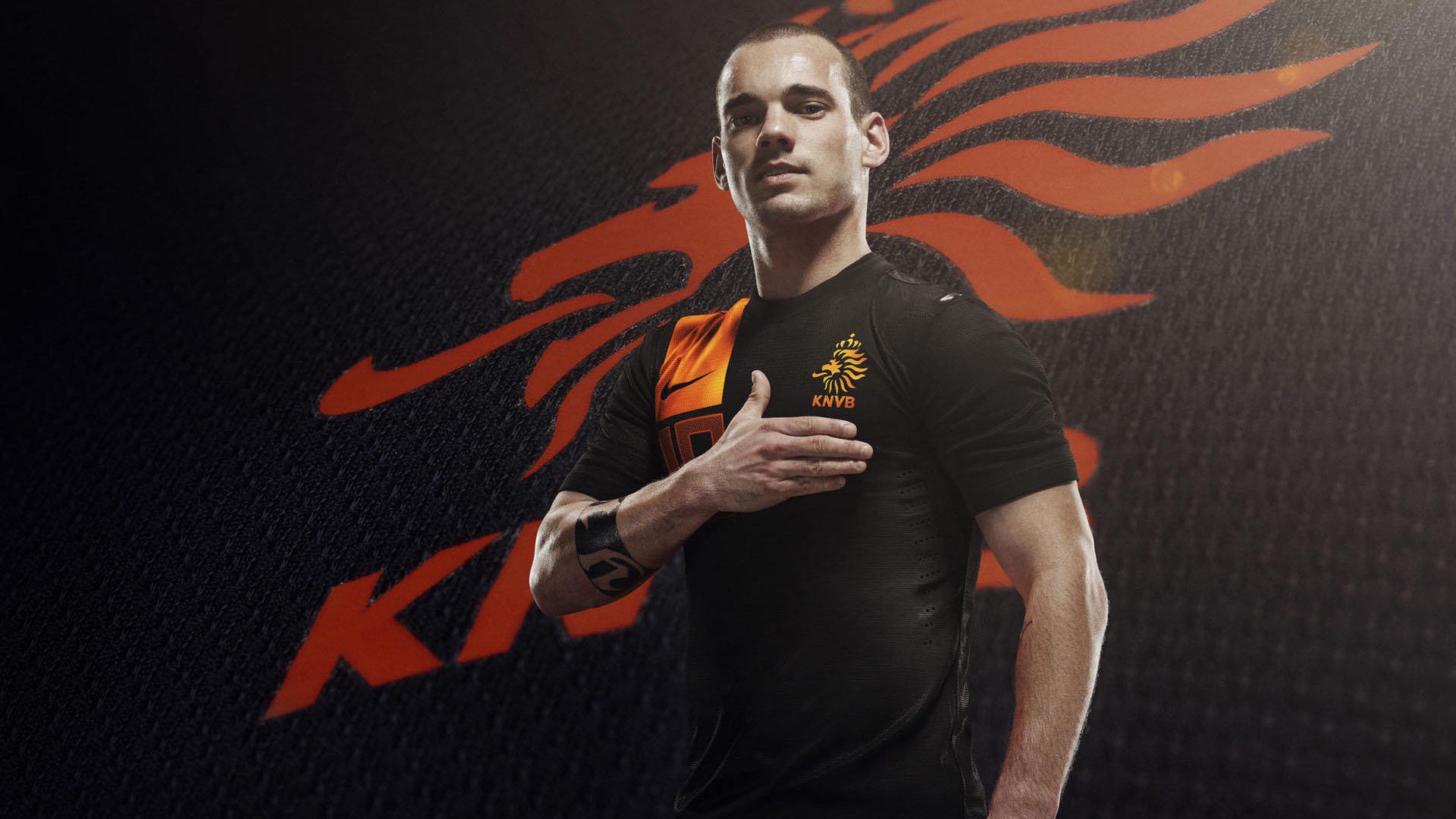 楚阿梅尼一锤定音，荷兰力克英格兰问鼎欧洲之巅