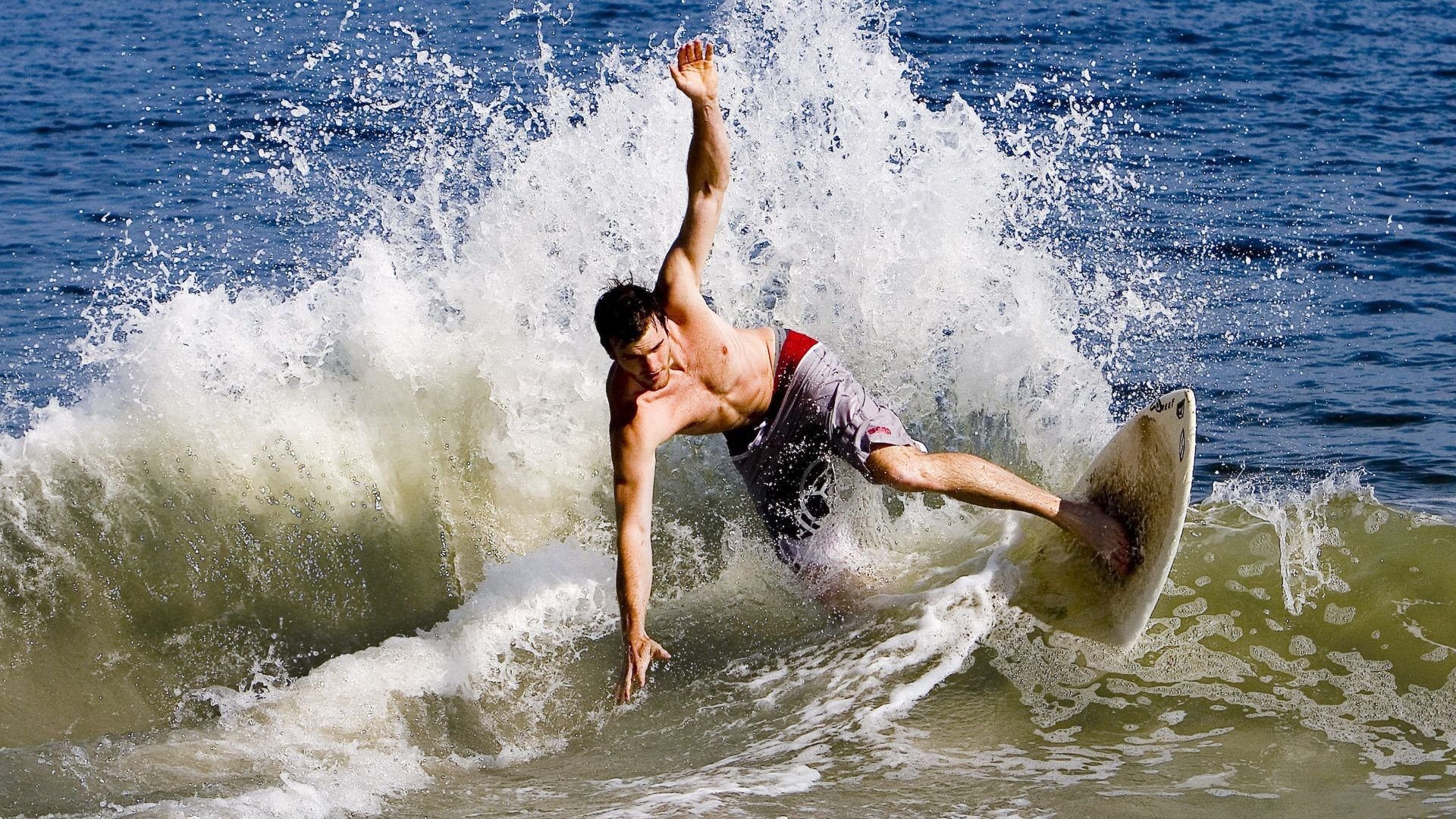 斯通斯爆发铸就传奇一夜，新西兰淘汰赛过关，利物浦式奇迹再现